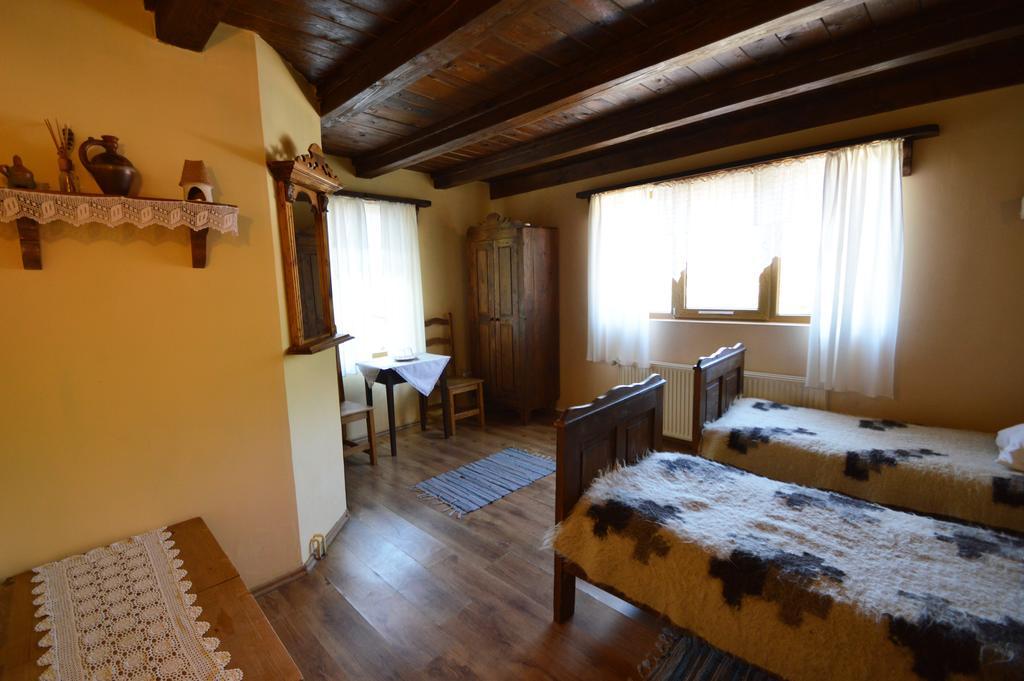 Arts And Crafts Guesthouse Baia Sprie Exterior foto