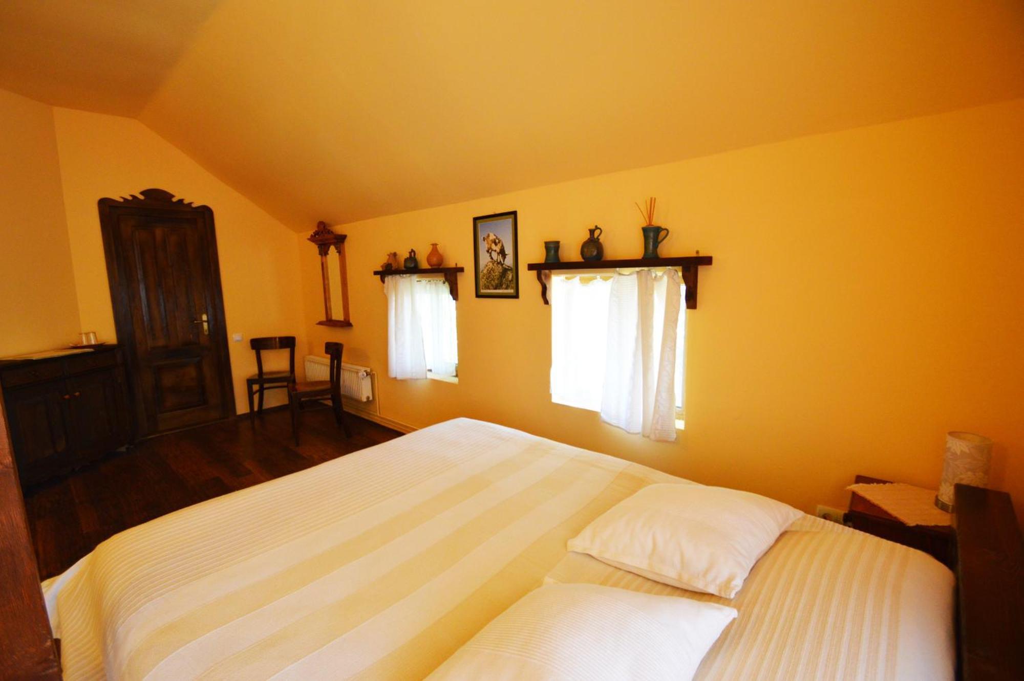 Arts And Crafts Guesthouse Baia Sprie Cameră foto