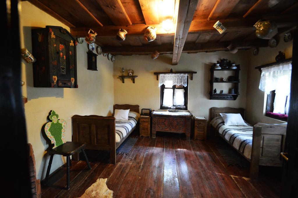 Arts And Crafts Guesthouse Baia Sprie Cameră foto